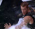 Триллер "Глубокое синее море" (Deep Blue Sea).